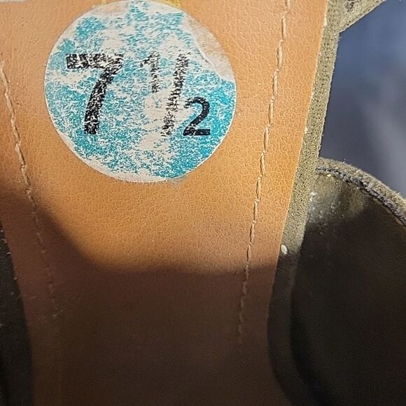 KENNETH COLE REACTION HIT HOODED WOMEN"S ANKLE  BUCKLE STRAP CLOSURE BOOTS - Picture 10 of 16